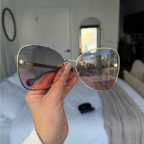 Salvatore Ferragamo Sunglasses 😎 They are in great condition ✨🕶️ - Picture 7 of 7